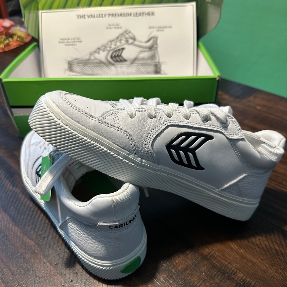 Cariuma Vallely Leather Sneakers